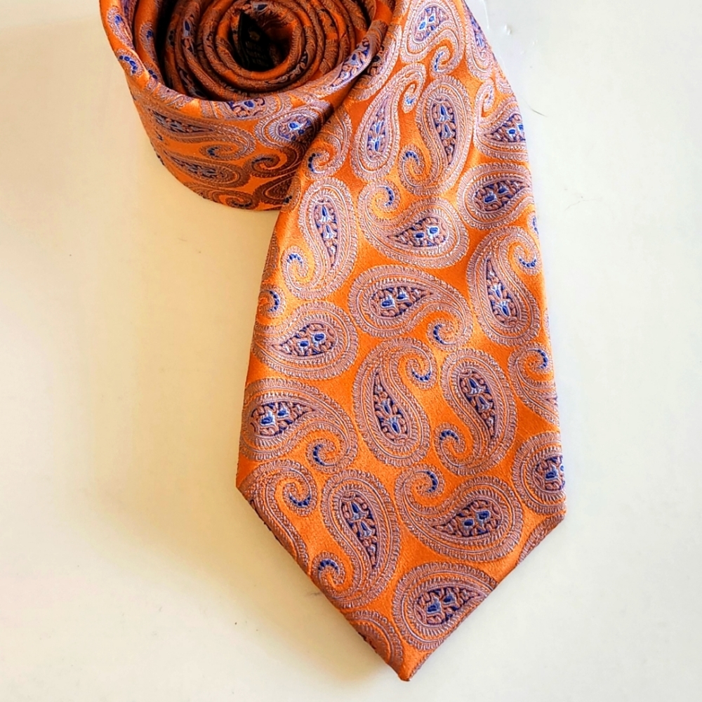 Countess Mara Tie